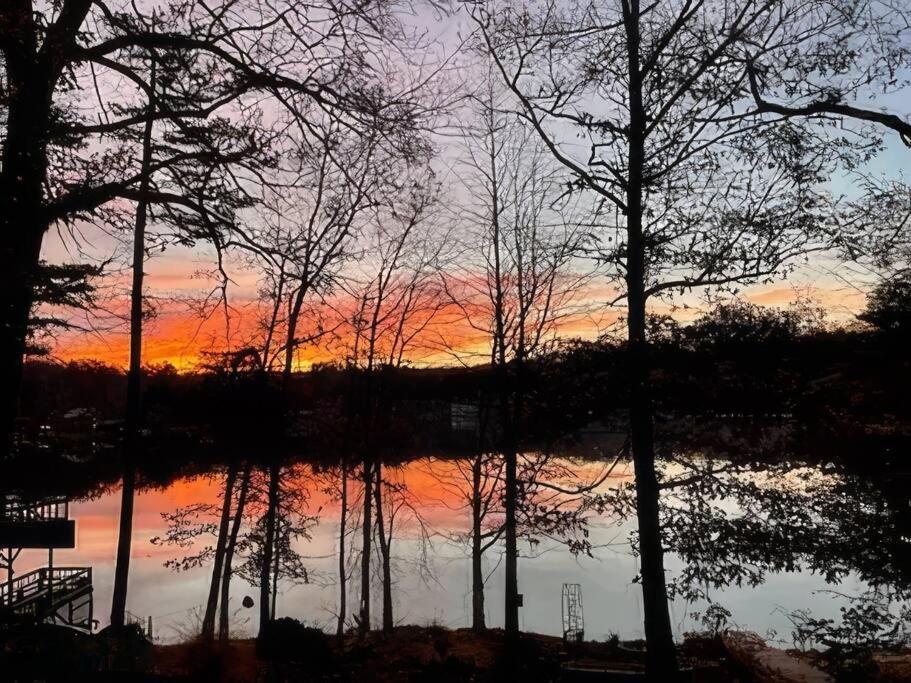 Cameron'S Cottage At The Lake Tallassee エクステリア 写真